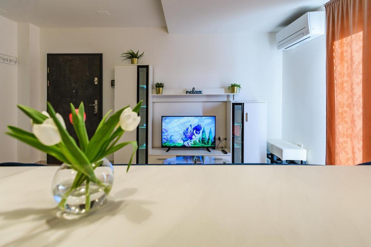 Apartment - With Summer Balcony And Parking Zadar