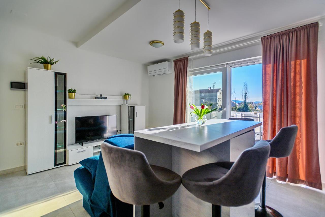 - With Summer Balcony And Parking * Zadar